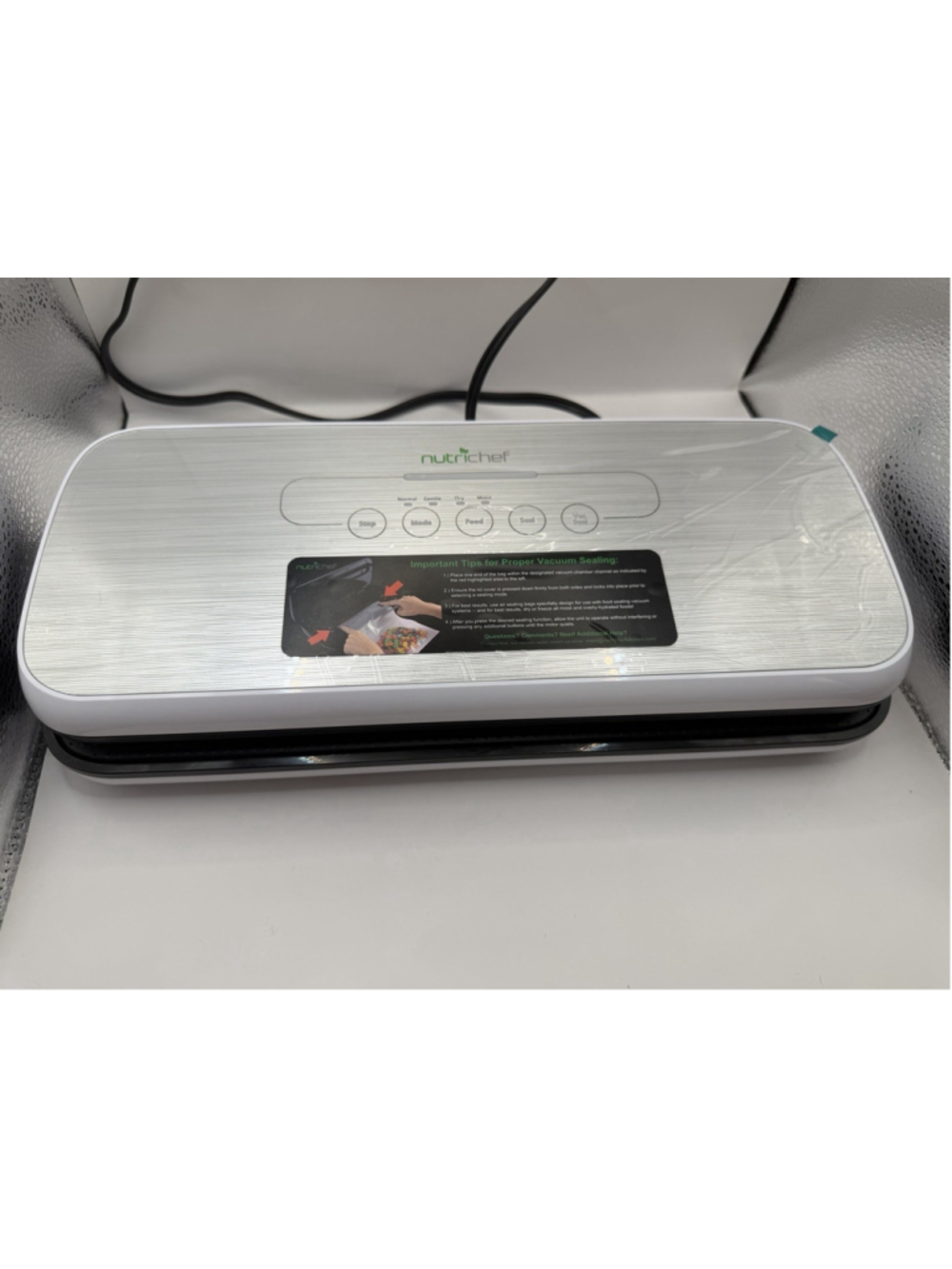 NutriChef Vacuum Sealer: Auto Food Sealer Machine - Dry & Moist PKVS18